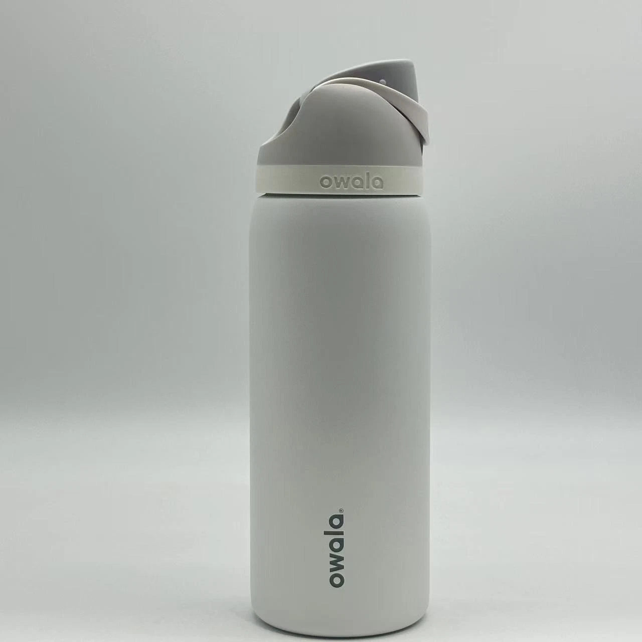 Owala 32oz FreeSip Insulated Water Bottle – Shy Marshmallow | Stainless Steel  M32oz-JJB